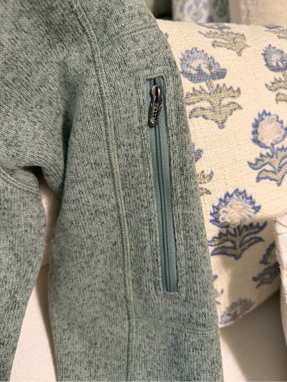 Patagonia Womans Better Sweater size medium in a Sage Green ๐ - Picture 7 of 8